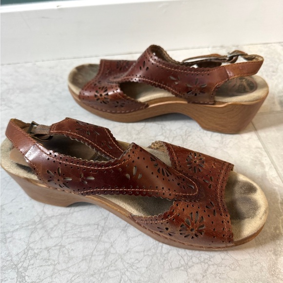 Dansko Sakura Brown Cutout Leather Slingback Block Heel Sandals CLOGS wedges 9.5 - Picture 7 of 11